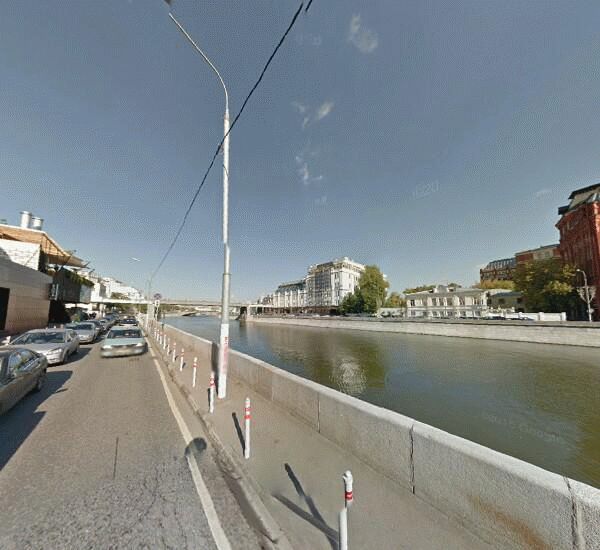 Банкомат Гута-Банка в Москве, Болотная наб., д. 9, стр. 1