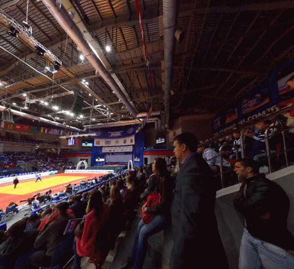 Банкомат Уралпромбанка в Челябинске, ул. 250-летия Челябинска,  д. 38