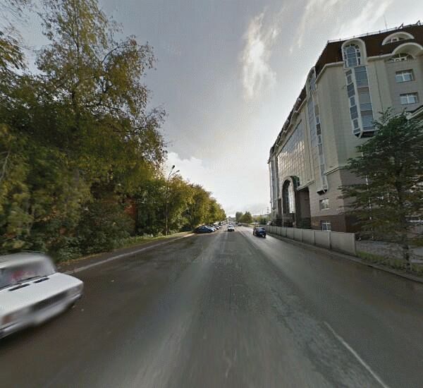 Банкомат Уральского Банка Реконструкции и Развития в Екатеринбурге, ул. Артинская,  д. 17