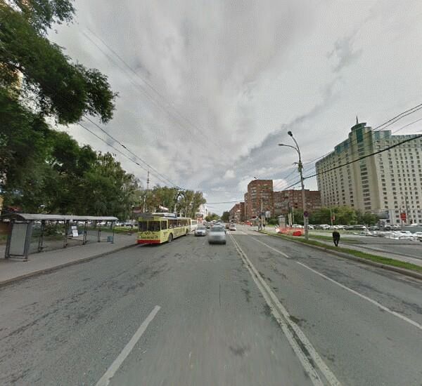 Банкомат Уральского Банка Реконструкции и Развития в Екатеринбурге, ул. Белинского, д. 84, магазин «Магнум»