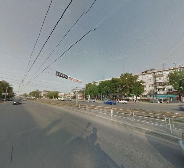 Банкомат Уральского Банка Реконструкции и Развития в Челябинске, ул. Гагарина,  д. 30