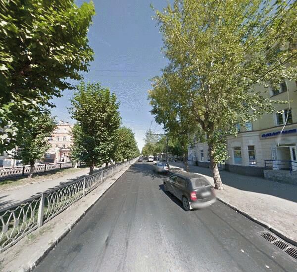 Банкомат Уральского Банка Реконструкции и Развития в Екатеринбурге, ул. Грибоедова, д. 18, магазин «Спорт Макси»