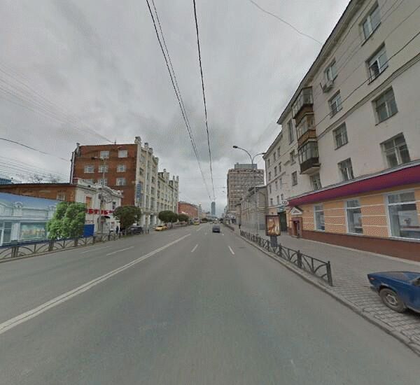 Банкомат Уральского Банка Реконструкции и Развития в Екатеринбурге, ул. Малышева,  д. 30