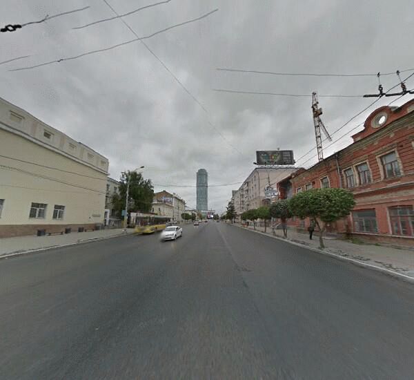 Банкомат Уральского Банка Реконструкции и Развития в Екатеринбурге, ул. Малышева,  д. 33