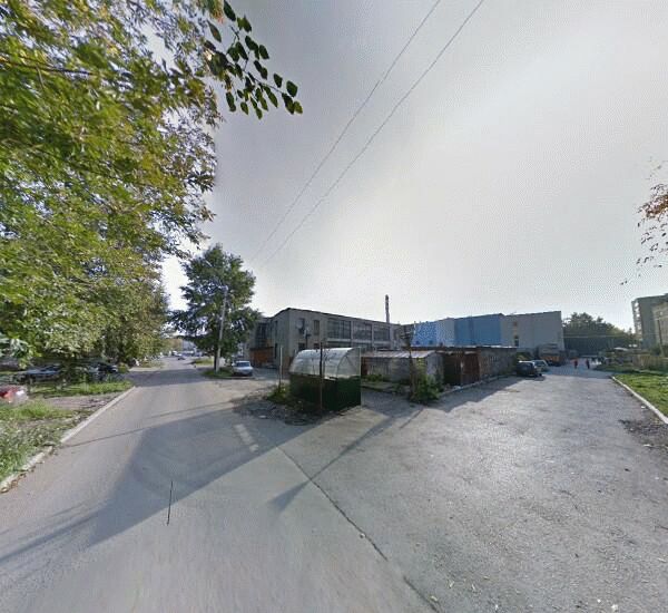 Банкомат Уральского Банка Реконструкции и Развития в Екатеринбурге, ул. Надеждинская,  д. 3