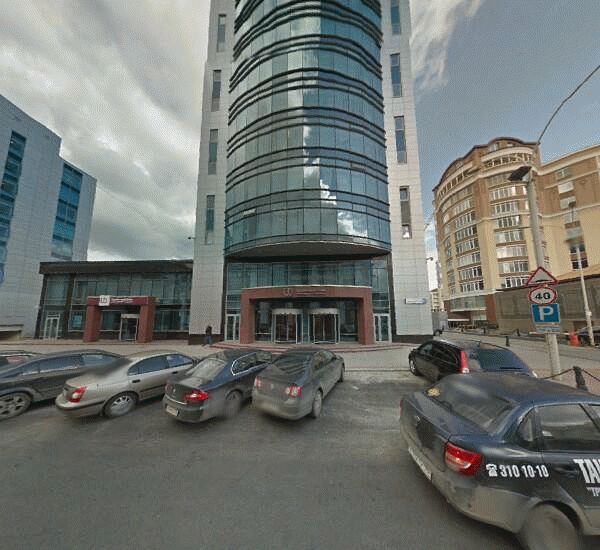 Банкомат Уральского Банка Реконструкции и Развития в Екатеринбурге, ул. Сакко и Ванцетти, д. 67, отделение банка