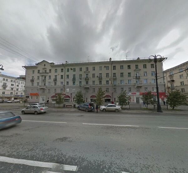 Банкомат Уральского Банка Реконструкции и Развития в Екатеринбурге, ул. Свердлова,  д. 25