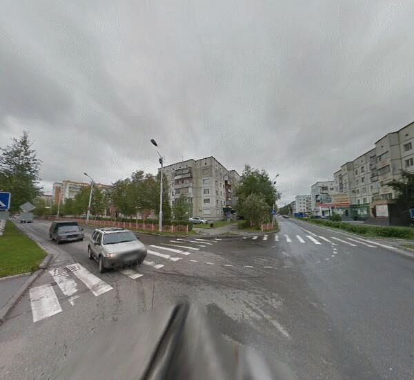 Банкомат Ханты-Мансийского Банка в Сургуте, улица Бажова 10