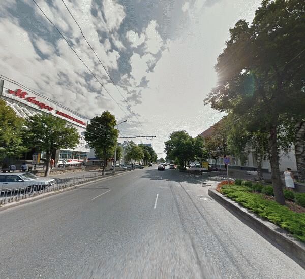 Банкомат Уральского Банка Реконструкции и Развития в Ставрополе, улица Дзержинского 131