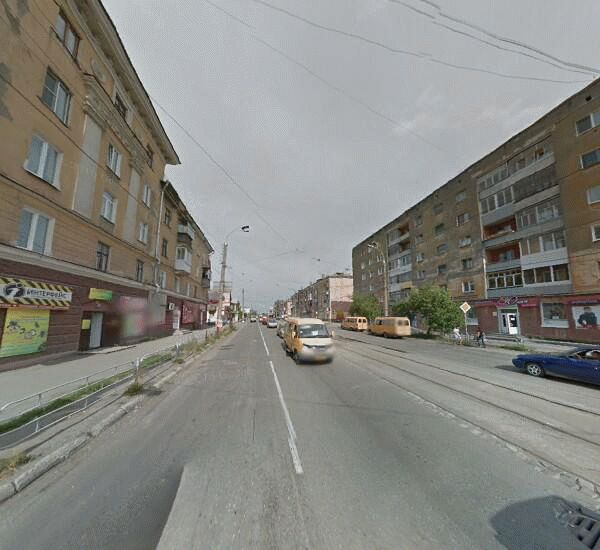 улица Фрунзе 45 Банкомат Уральского Банка Реконструкции и Развития в Нижнем Тагиле, улица Фрунзе 45