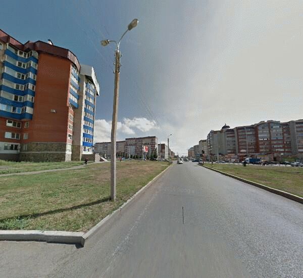 Банкомат Уральского Банка Реконструкции и Развития в Стерлитамаке, улица Караная Муратова 2