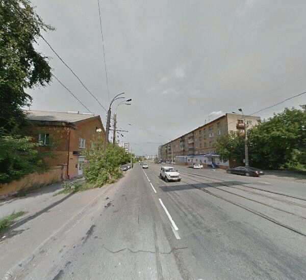 Банкомат Уральского Банка Реконструкции и Развития в Нижнем Тагиле, улица Красноармейская 192