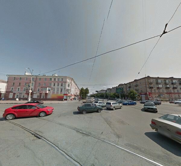 Банкомат Уральского Банка Реконструкции и Развития в Нижнем Тагиле, улица Мира 22а