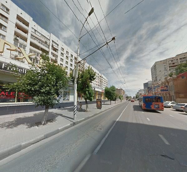 Банкомат Уральского Банка Реконструкции и Развития в Саратове, улица Московская 134/146