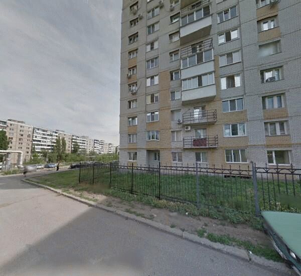 Банкомат Уральского Банка Реконструкции и Развития в Саратове, улица Тархова 26