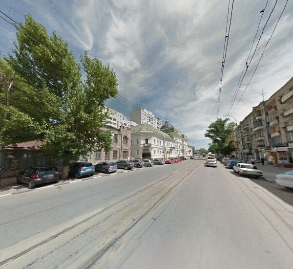 Банкомат Уральского Банка Реконструкции и Развития в Саратове, улица Вавилова 15/17