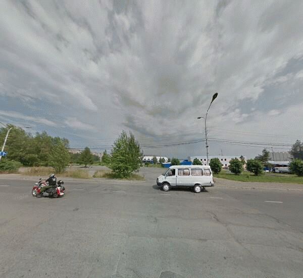 Банкомат Уральского Банка Реконструкции и Развития в Нижнем Тагиле, улица Юности 16а