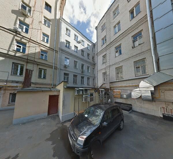 Банкомат ЮниКредита в Москве, Зубовский б., д. 29, ДО «Зубовский бульвар»