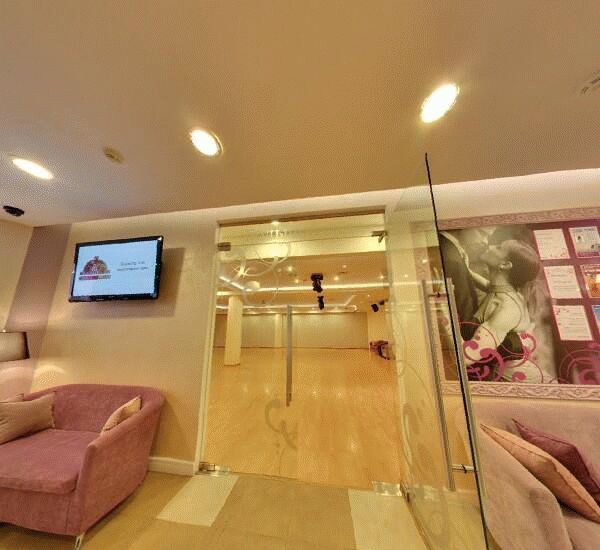 Отделение Авангарда в Москве, Ленинградский пр., д. 31, лит. А, стр. 1, ТЦ «Монарх» 