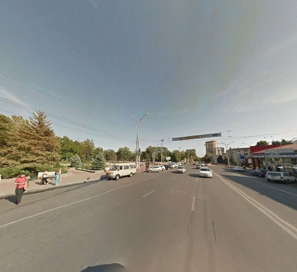 Отделение Донкомбанка в Ростове-на-Дону, пл. Карла Маркса,  д. 20а