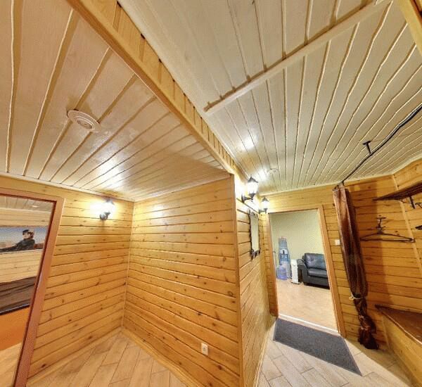 Отделение Уральского Банка Реконструкции и Развития в Екатеринбурге, ул. Антона Валека, д. 15 