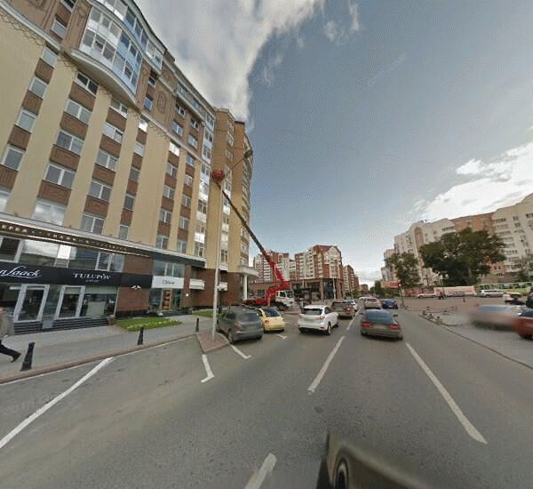 Отделение Уральского Банка Реконструкции и Развития в Екатеринбурге, просп. Ленина,  д. 20а