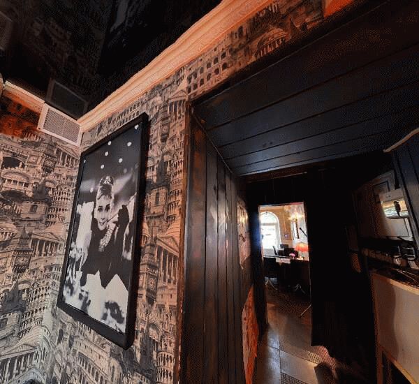 Отделение ЮниКредита в Ростове-на-Дону, ул. Социалистическая,  д. 58/51