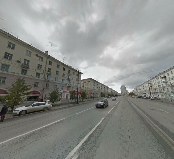 Отделение Уральского Банка Реконструкции и Развития в Екатеринбурге, ул. Свердлова,  д. 25