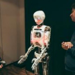 На смену банковским работникам придут роботы