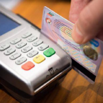 Какой будет новая услуга по снятию наличных в магазинах, и кто выиграет от ее запуска