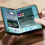 Новый смартфон Samsung возможно сложить пополам