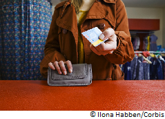 Доля платежей пластиковыми картами увеличилась