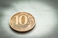 Максимальная доходность вкладов в крупнейших банках снизилась до 12,4%