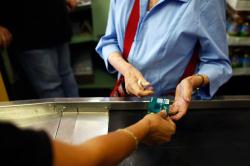 У банковских карт появится больше прав